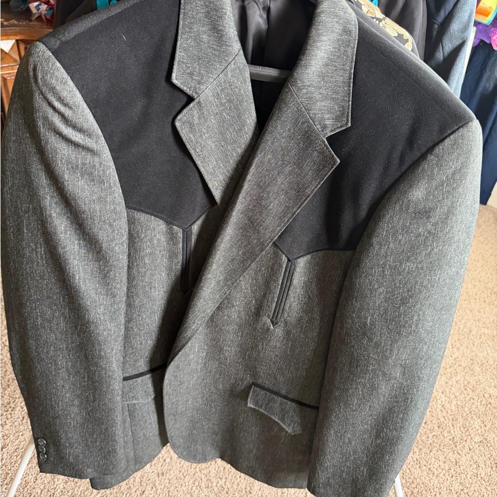 Circle S Men's Grey Sport Coat with Black Yoke - Contemporary Blazer
